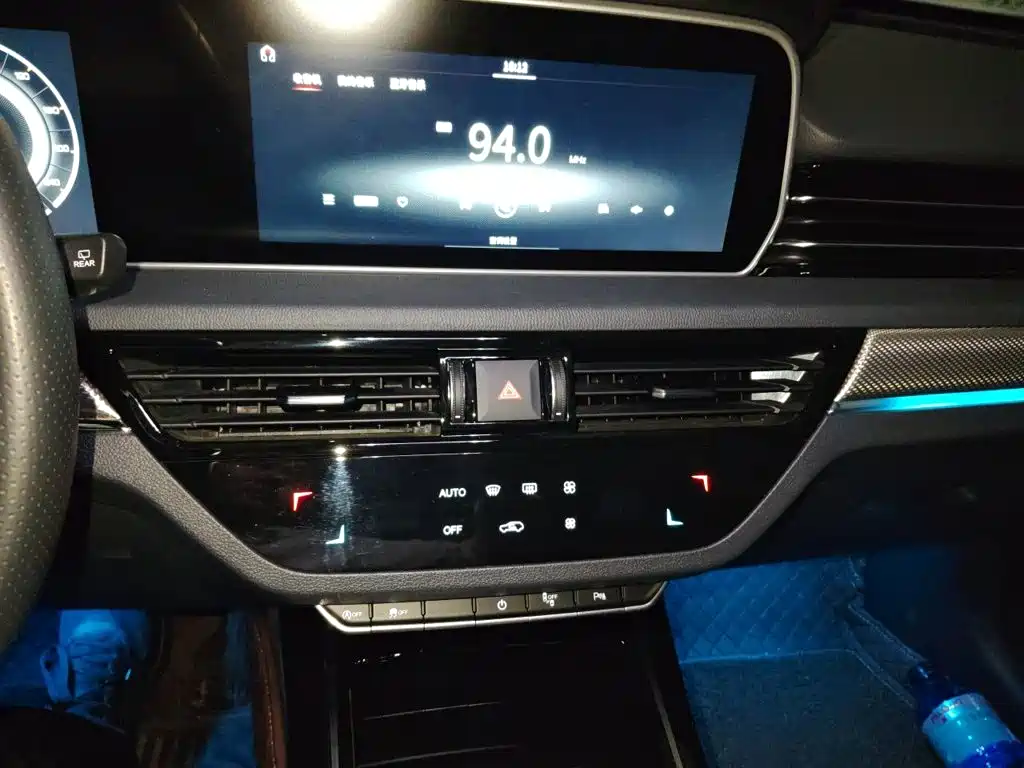 Hongqi Hongqi HS5 — миниатюра 9