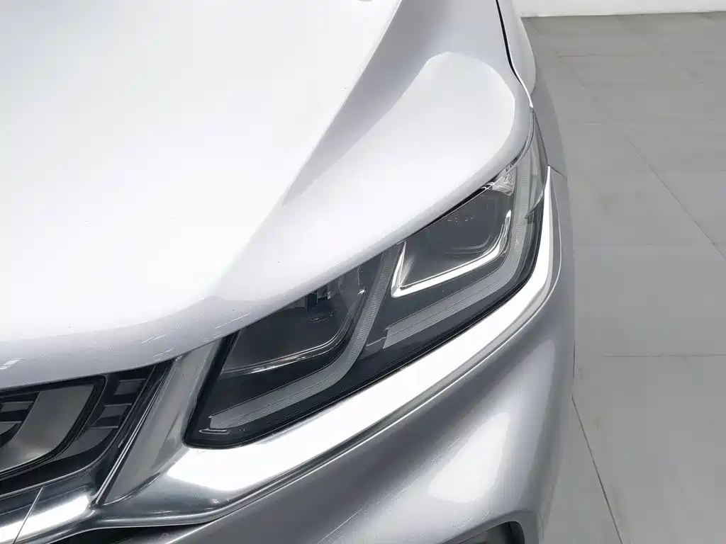 Geely Binyue — миниатюра 7
