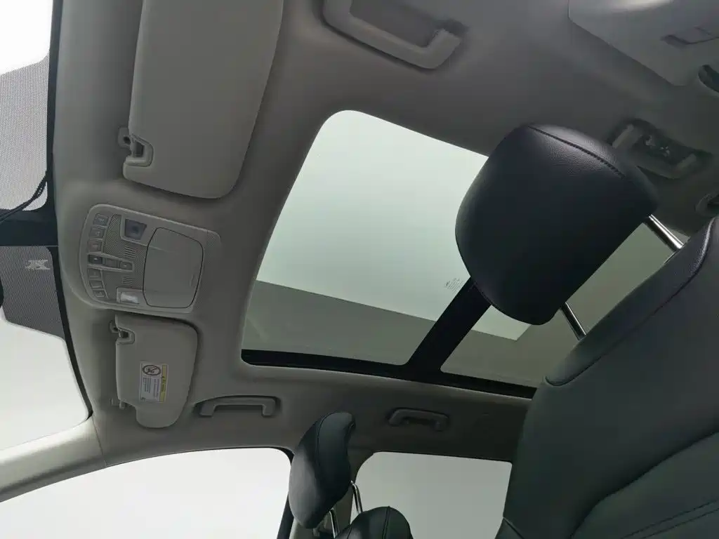 Ford Edge — миниатюра 14