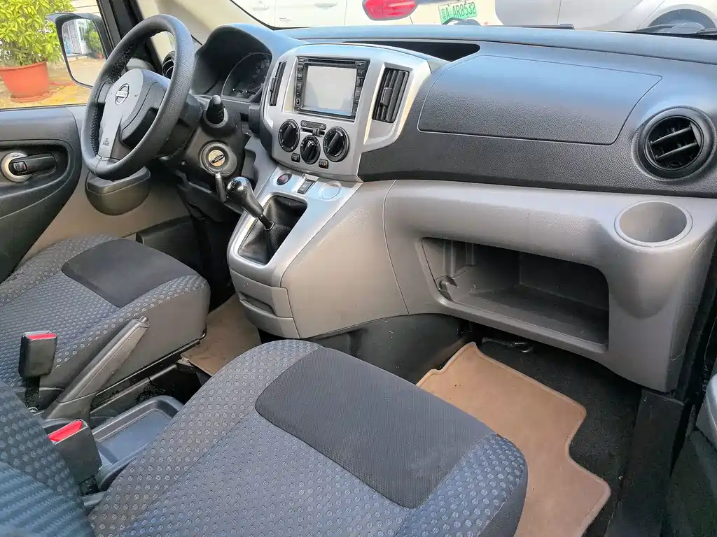 Nissan NV200 — миниатюра 16