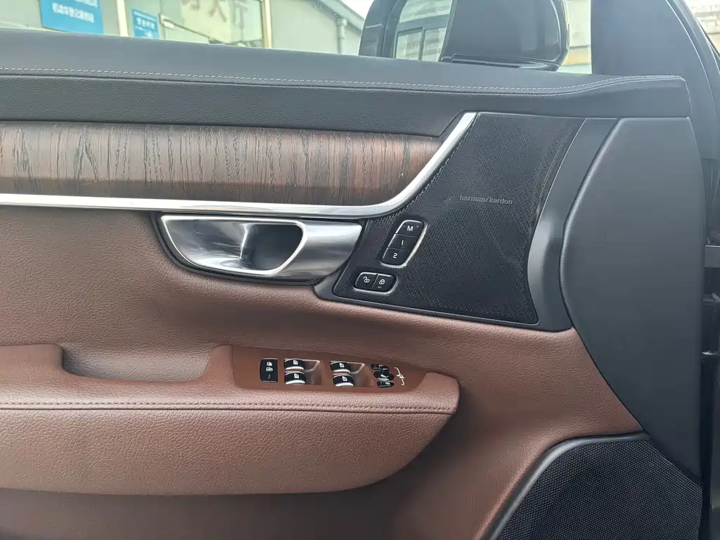 Volvo S90 — миниатюра 16