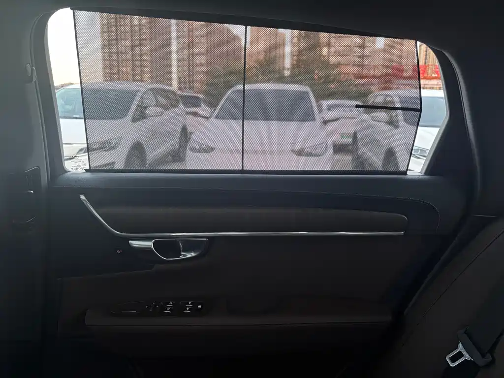 Volvo S90 — миниатюра 8