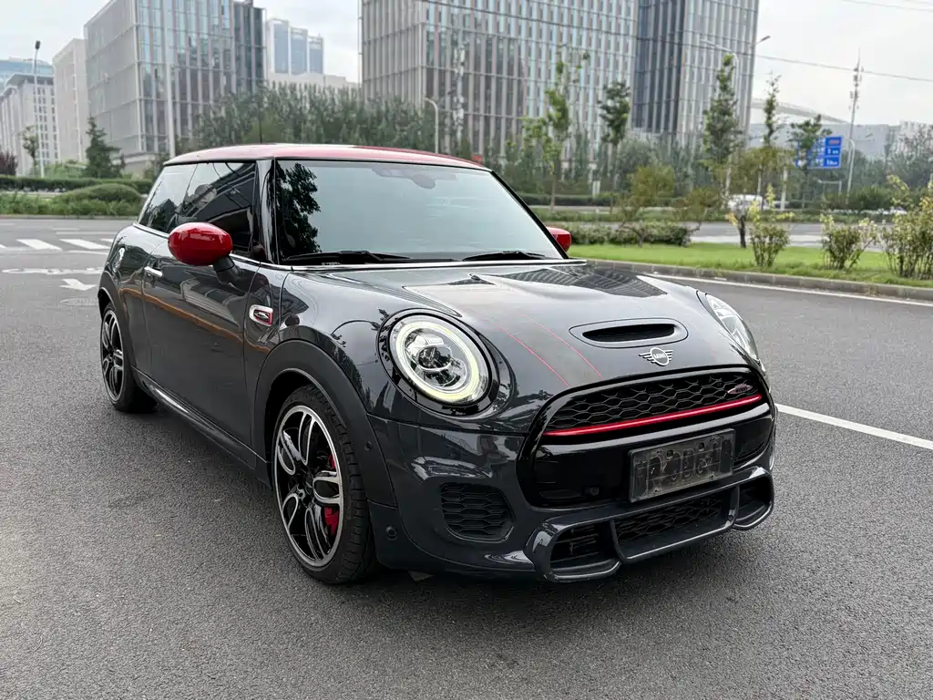 MINI JCW