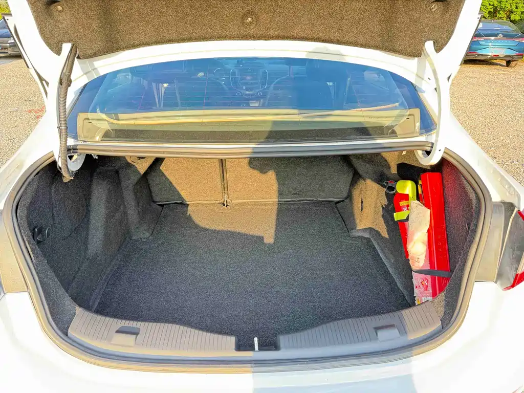Chevrolet Cruze — миниатюра 15