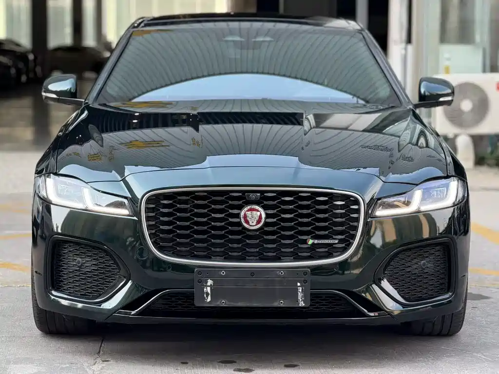 Jaguar XFL — миниатюра 2