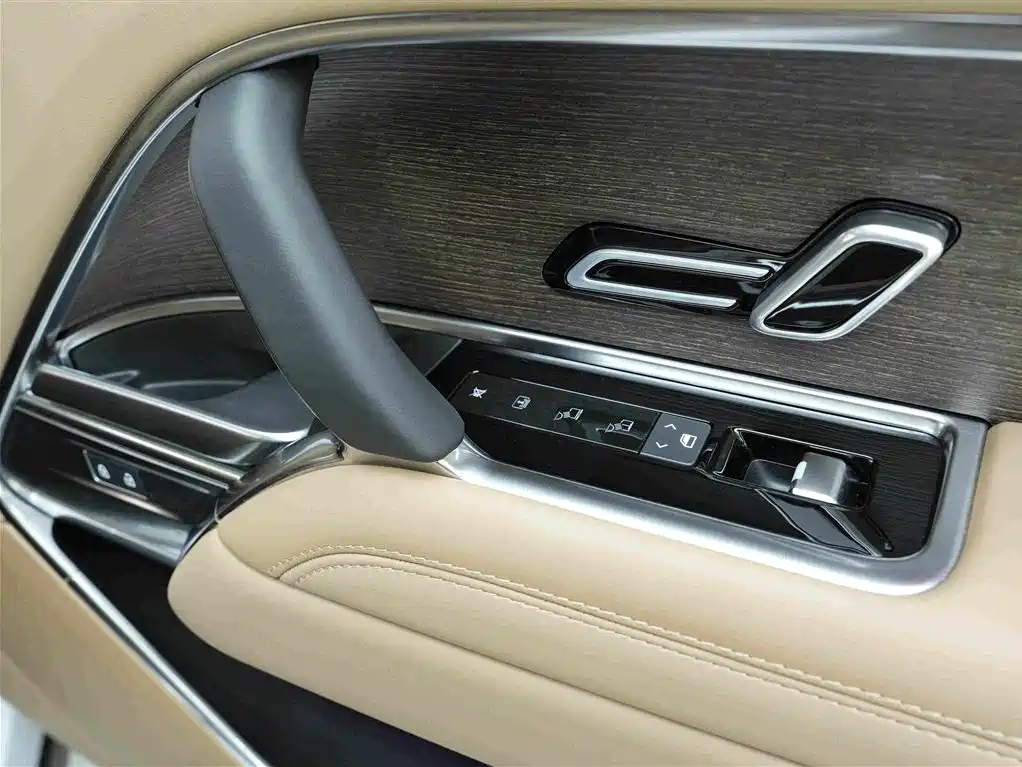 Land Rover Range Rover — миниатюра 17