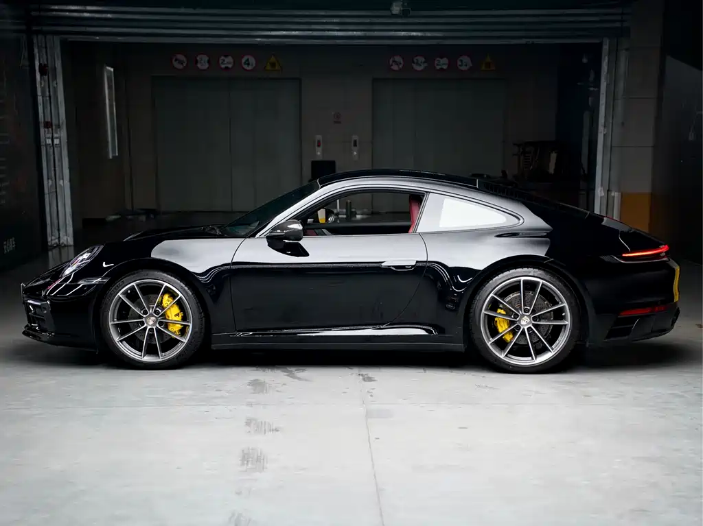 Porsche 911 2023 Carrera 3.0T