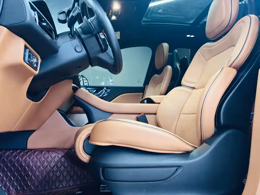 Lincoln Aviator — миниатюра 8