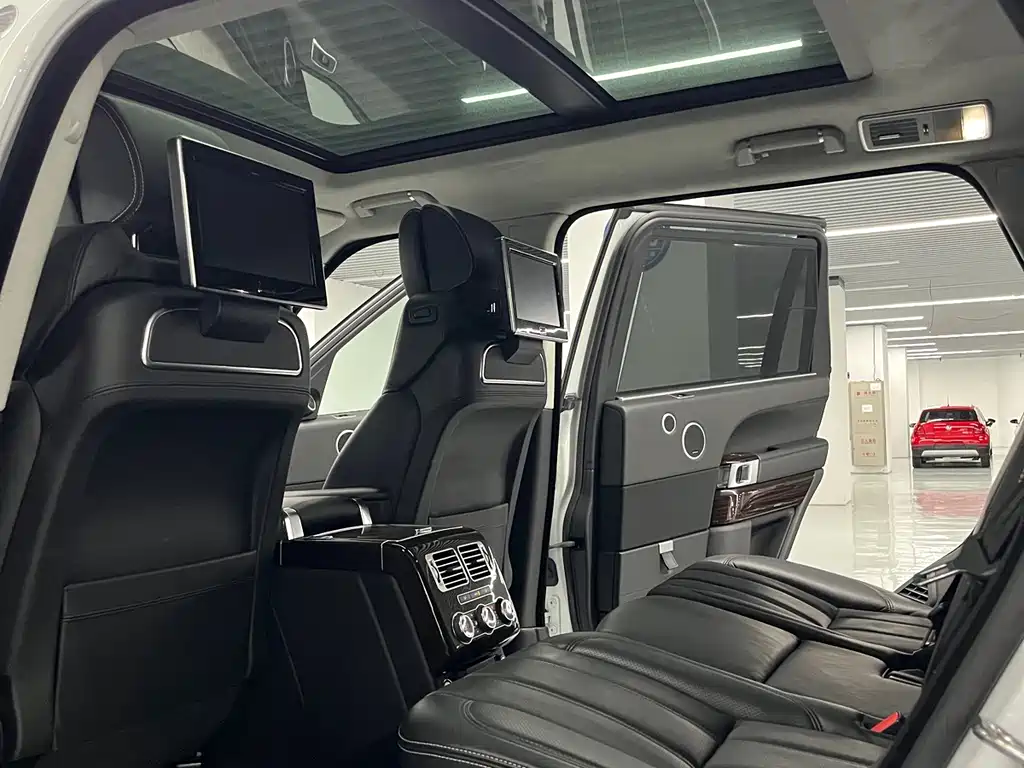 Land Rover Range Rover — миниатюра 10