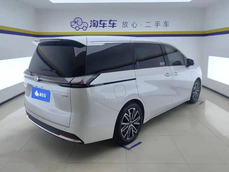 GAC Motor 传祺E8 PHEV — миниатюра 3