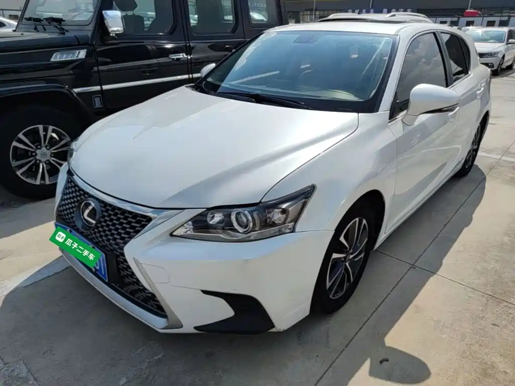 Lexus CT — миниатюра 2