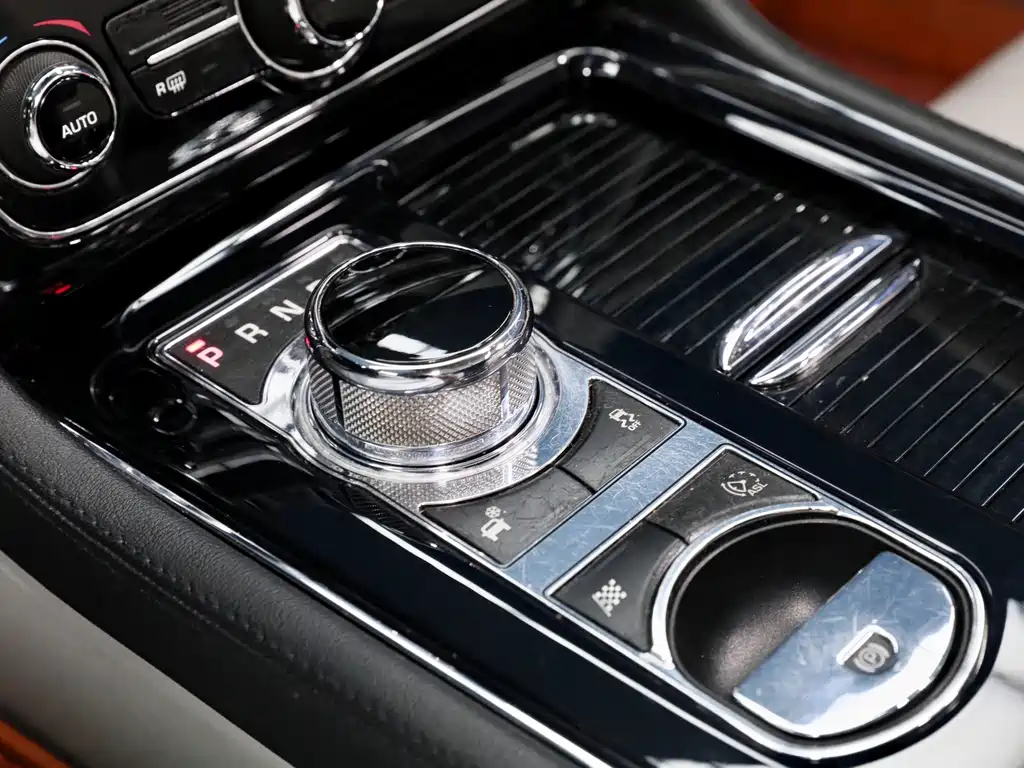 Jaguar XJ — миниатюра 15