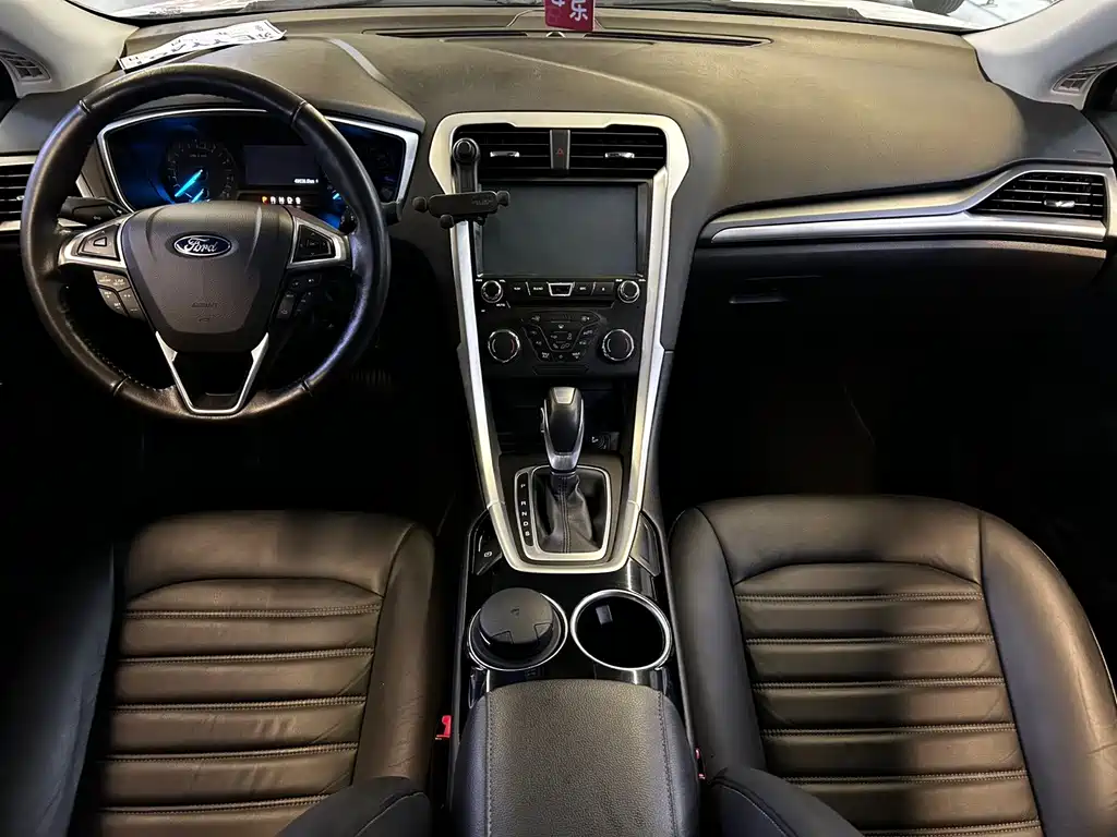 Ford Mondeo — миниатюра 6