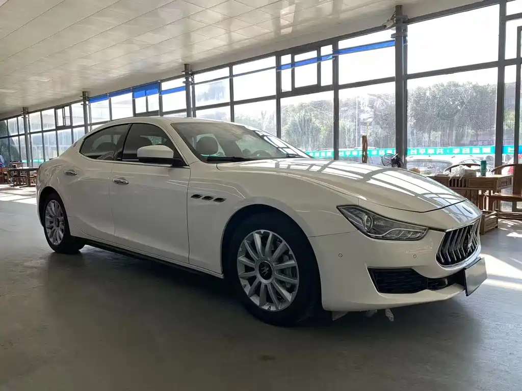 MASERATI GHIBLI