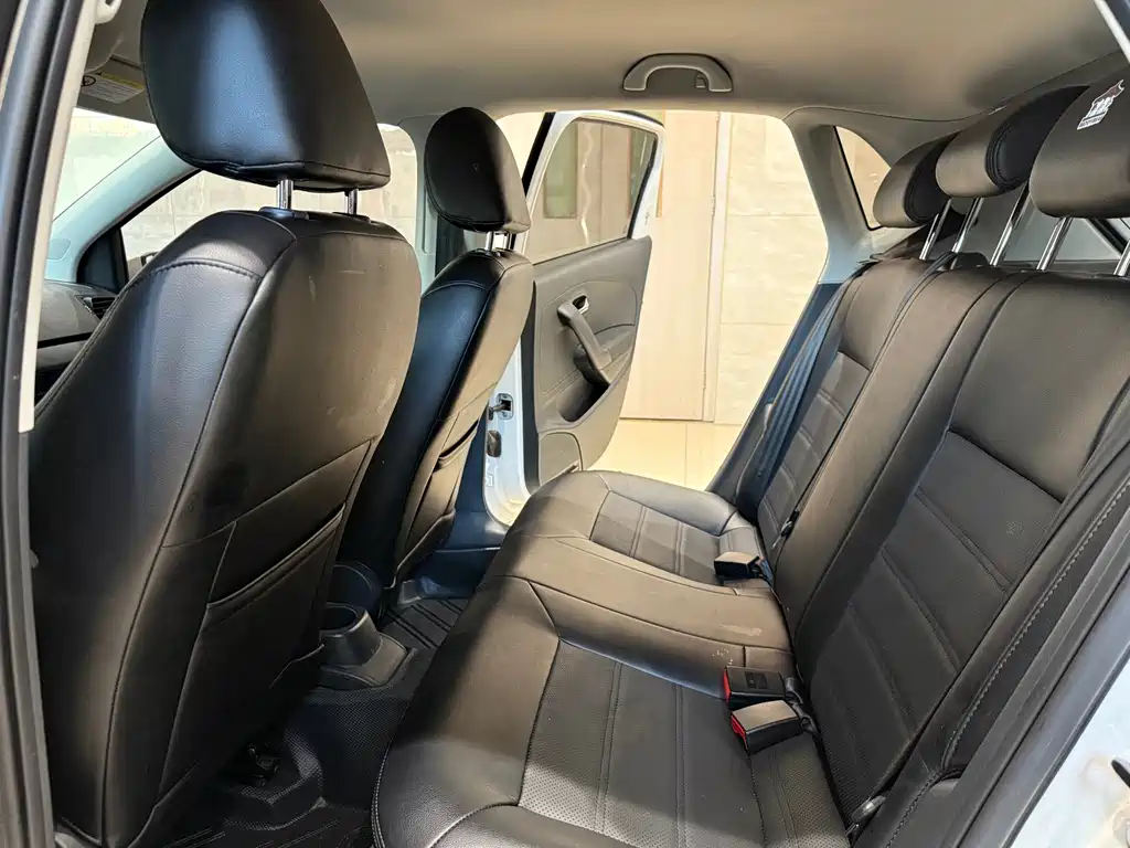 Volkswagen Polo — миниатюра 12