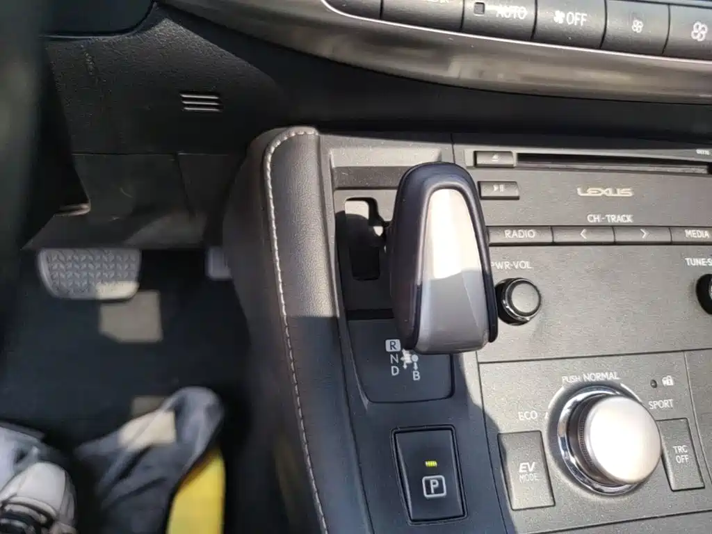 Lexus CT — миниатюра 14