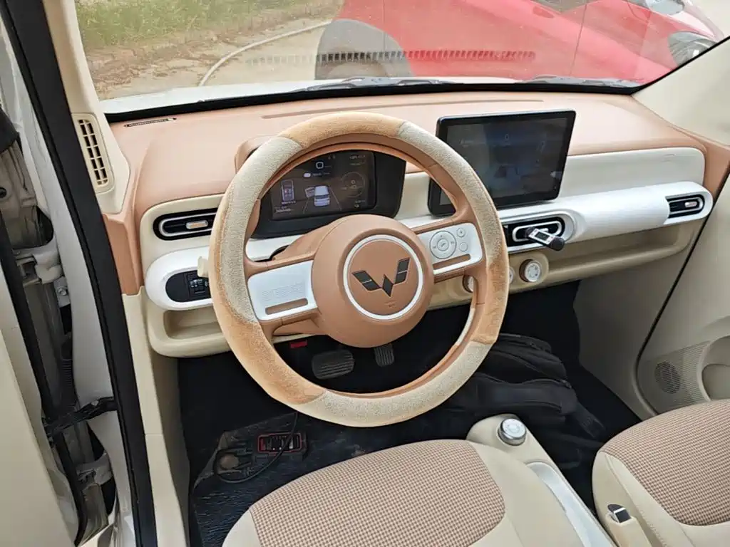 Wuling MINIEV — миниатюра 11