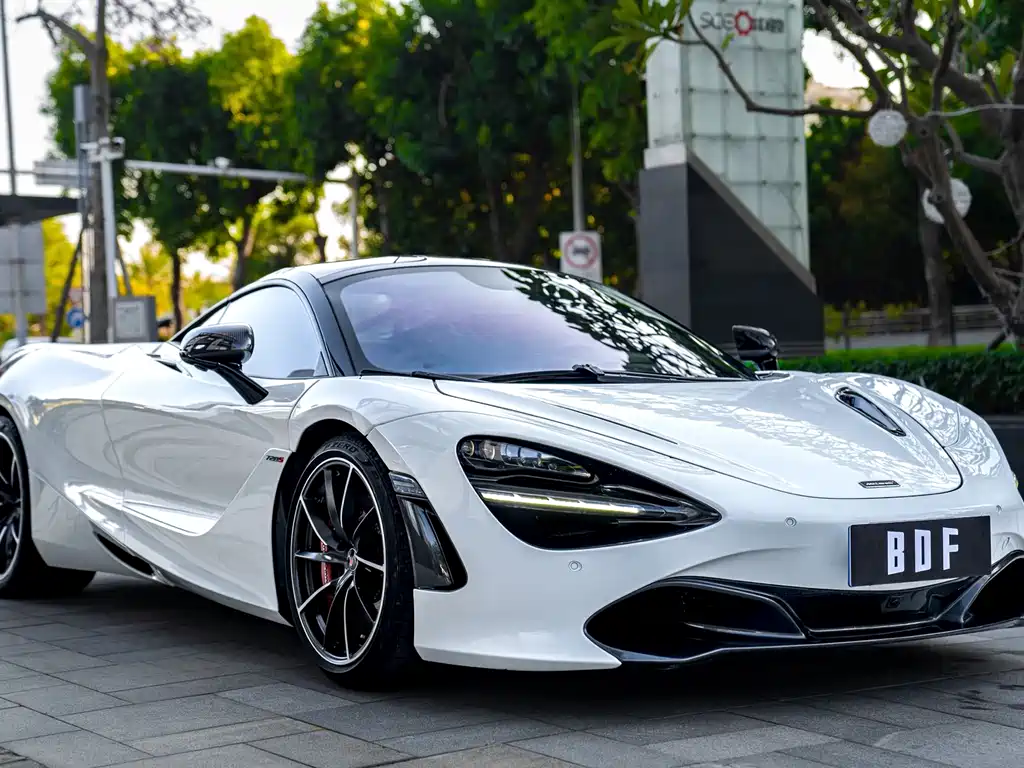 MCLAREN 720S