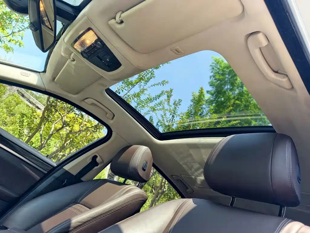 BMW 5 Series — миниатюра 12
