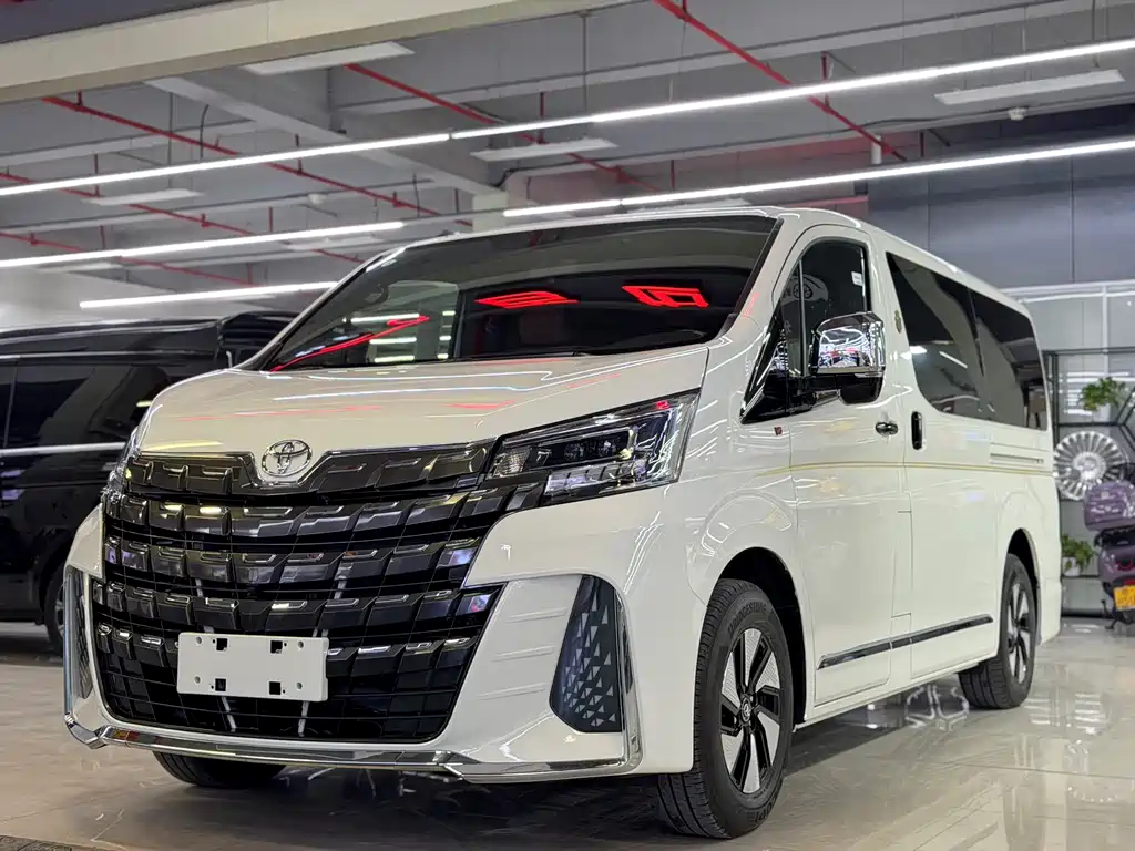 Toyota HiAce 2025 3.5L AT