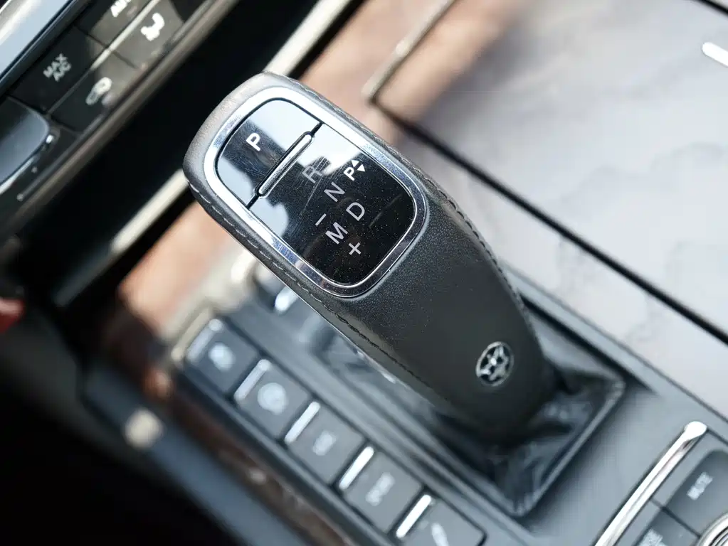 Maserati Quattroporte — миниатюра 7