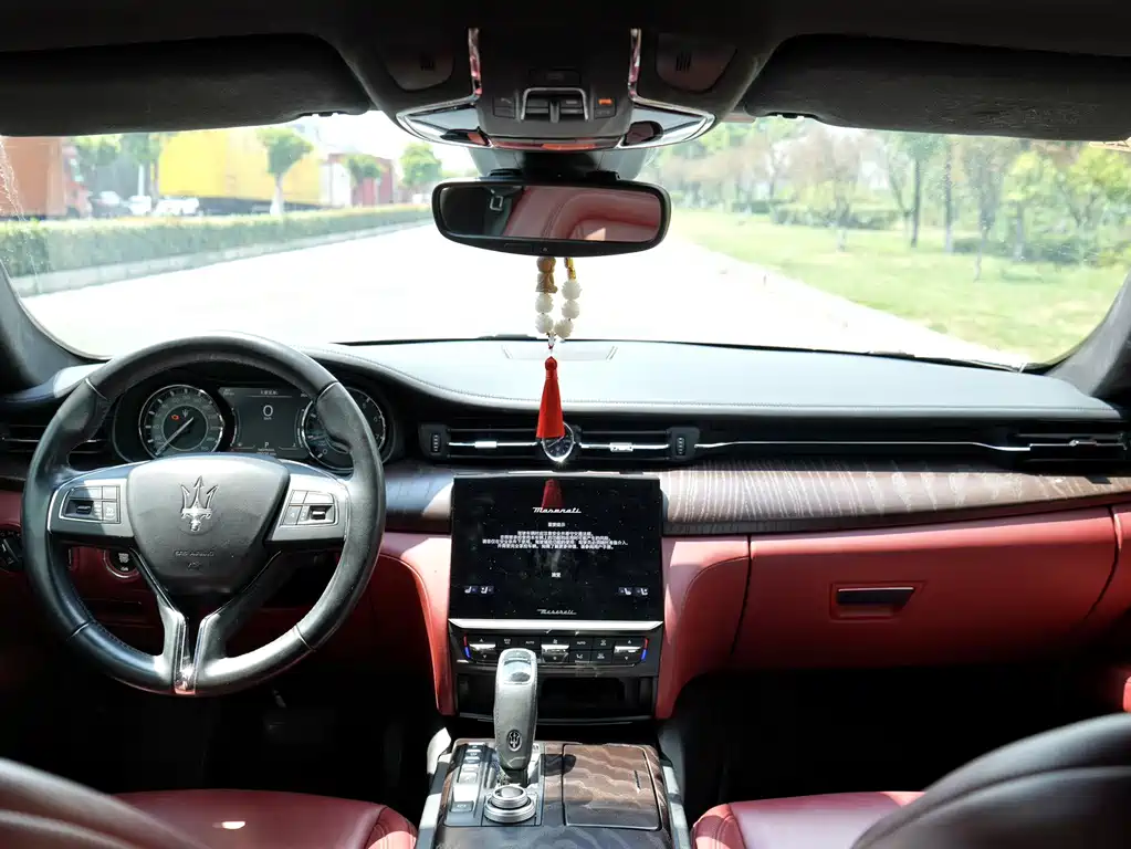 Maserati Quattroporte — миниатюра 15