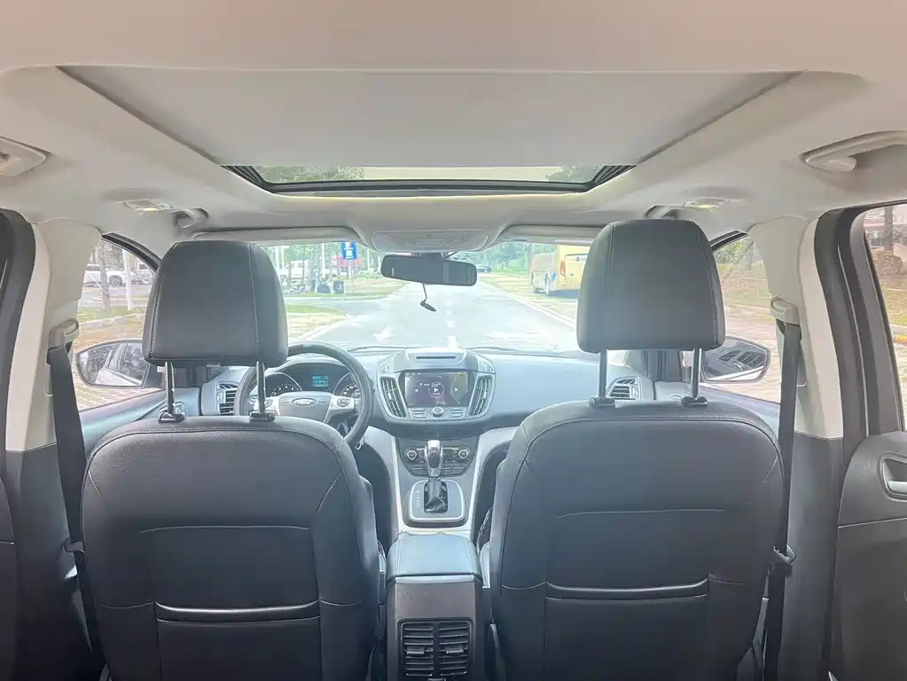 Ford Kuga — миниатюра 21