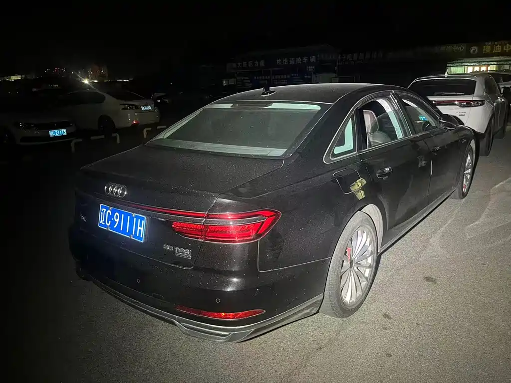 Audi A8 — миниатюра 4