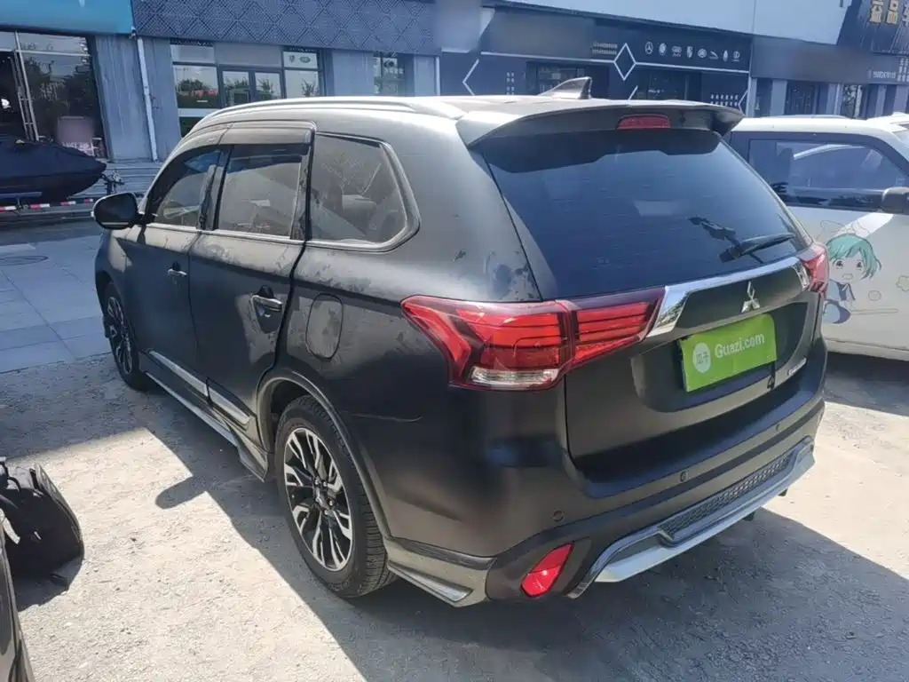 Mitsubishi Outlander — миниатюра 5