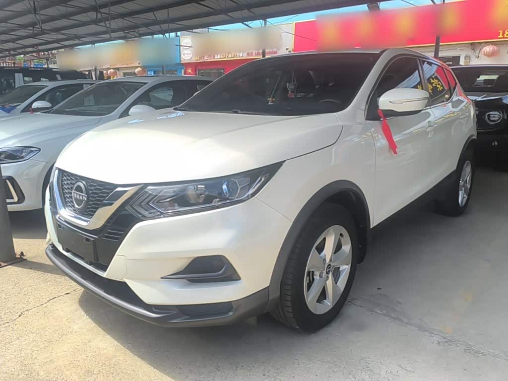 Nissan Qashqai 2.0 л 2023 г. Белый, пробег 34900 км