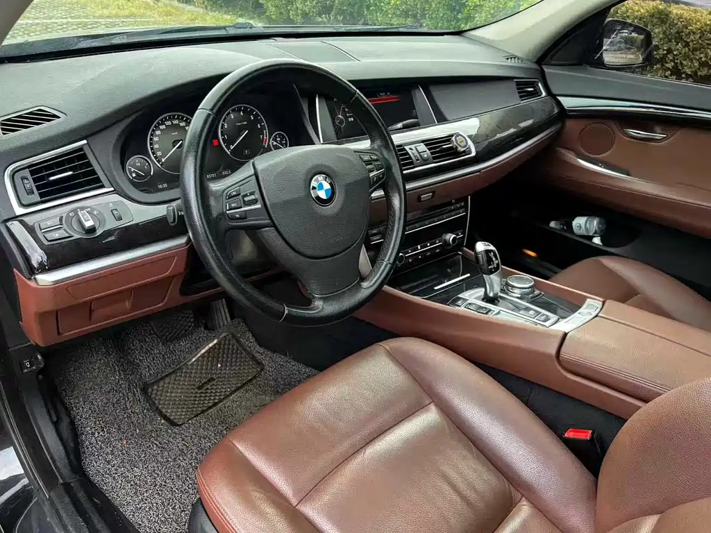 BMW 5 Series GT — миниатюра 8