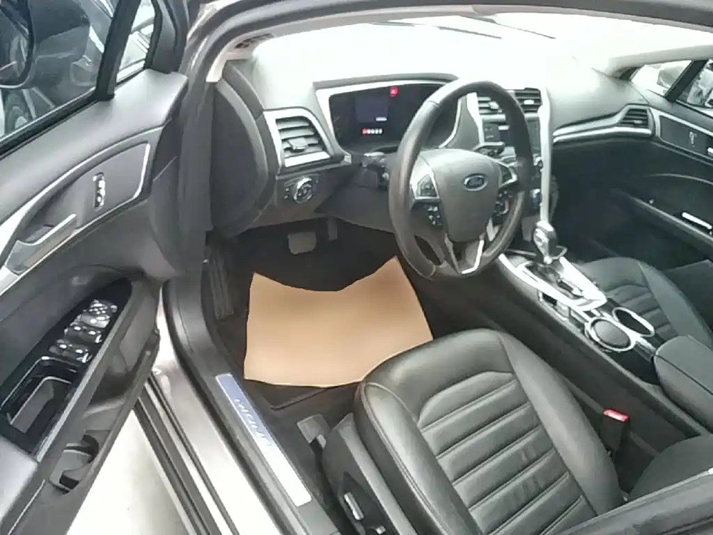 Ford Mondeo — миниатюра 16