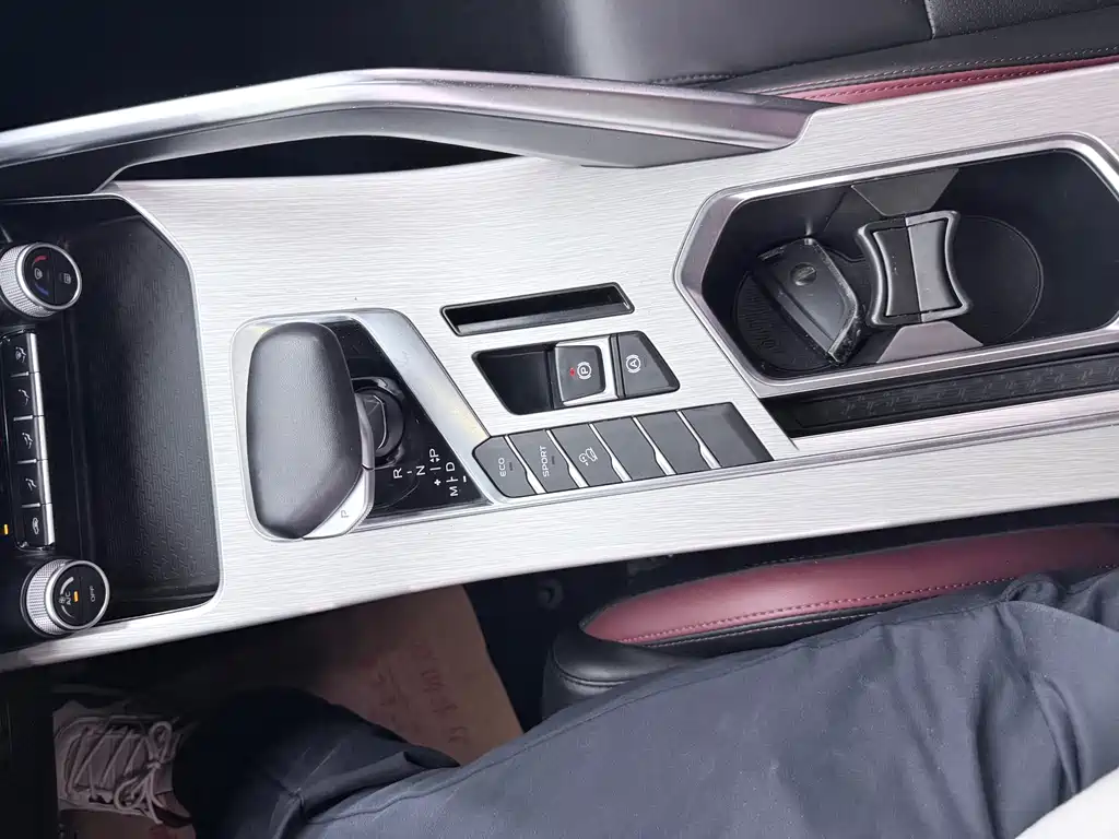 Geely Binyue — миниатюра 12