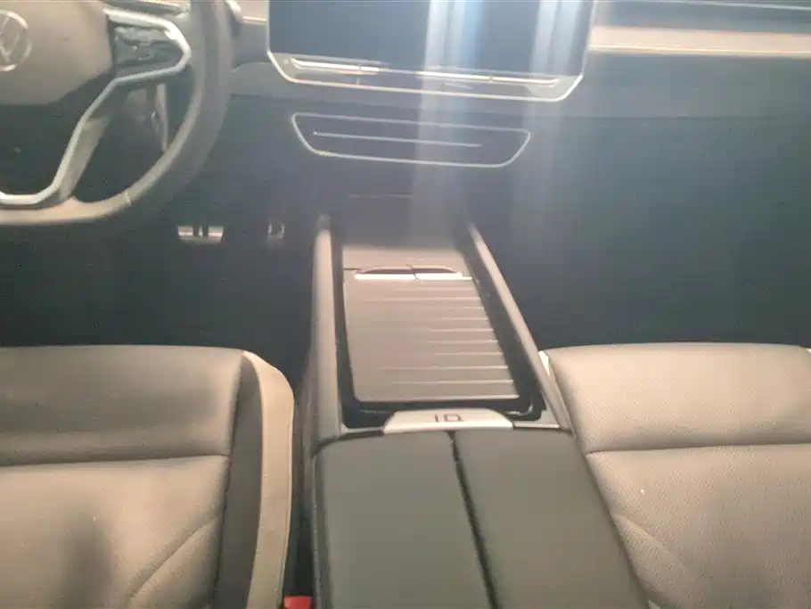 VOLKSWAGEN ID.7 VIZZION