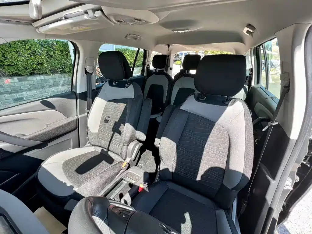 Citroen C4 Picasso — миниатюра 8