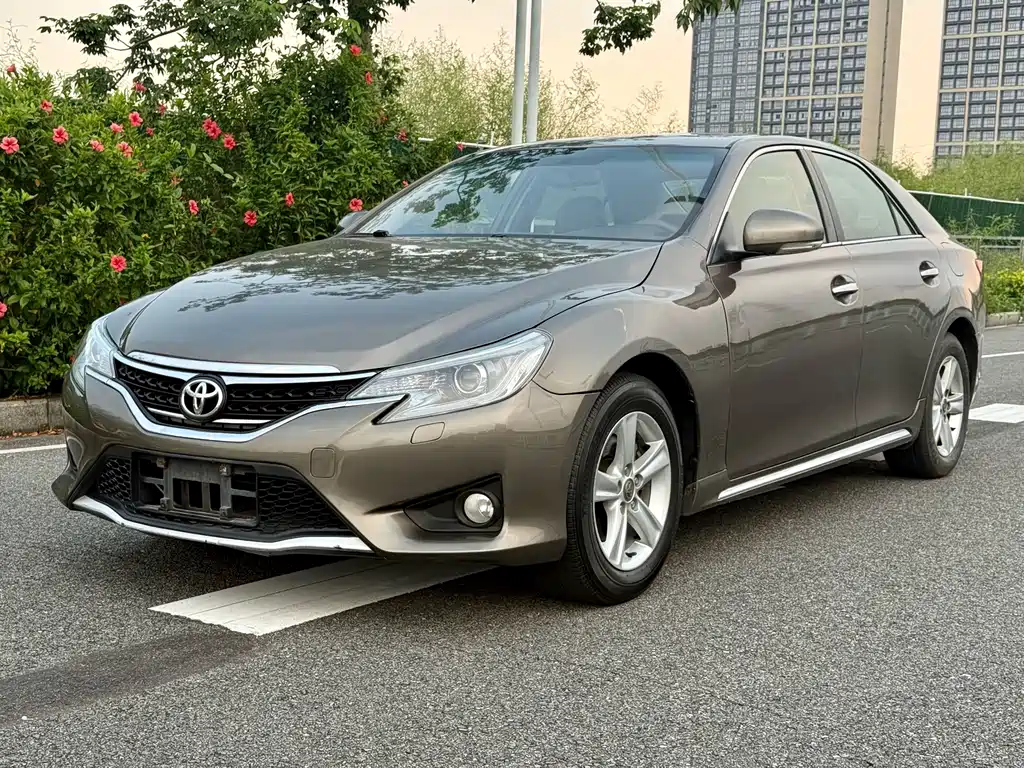 Toyota Reiz