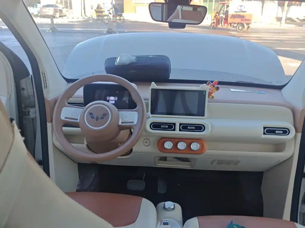 Wuling MINIEV — миниатюра 5