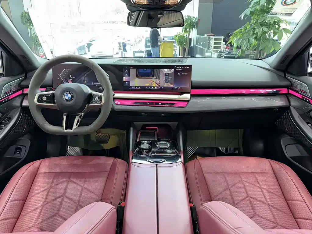 BMW 5 Series — миниатюра 4