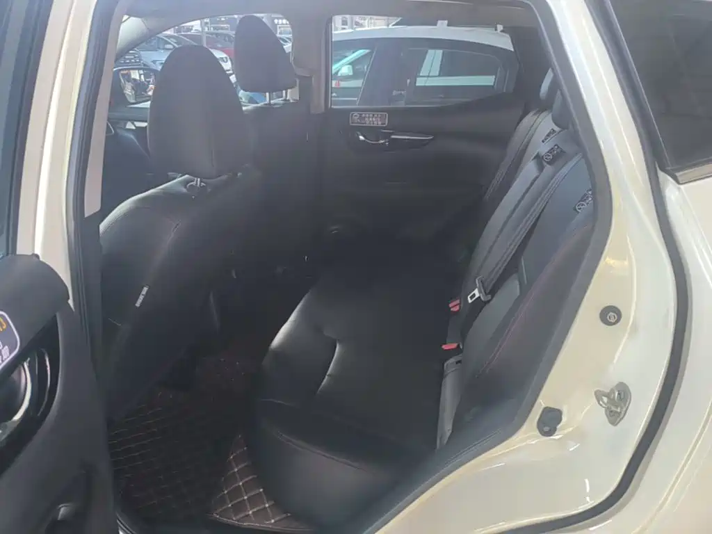 Nissan Qashqai — миниатюра 17