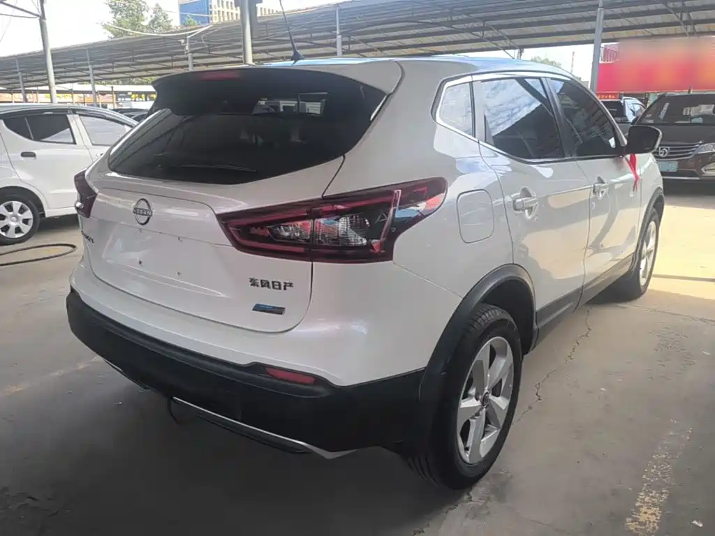 Nissan Qashqai — миниатюра 7