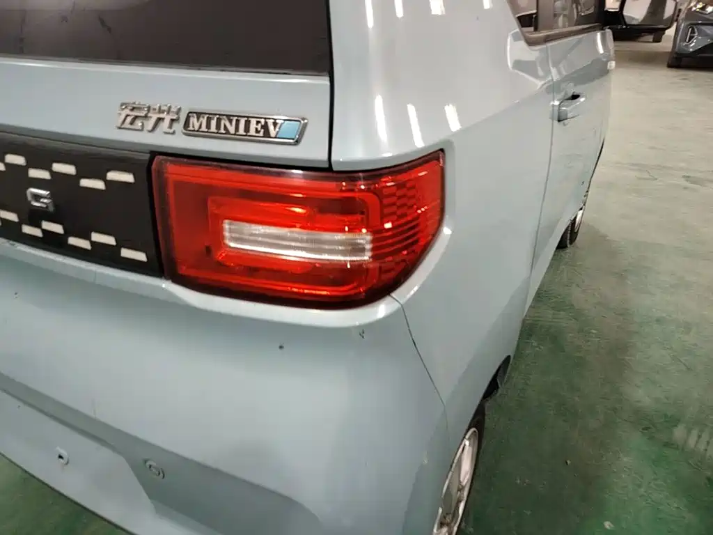 Wuling MINIEV — миниатюра 8