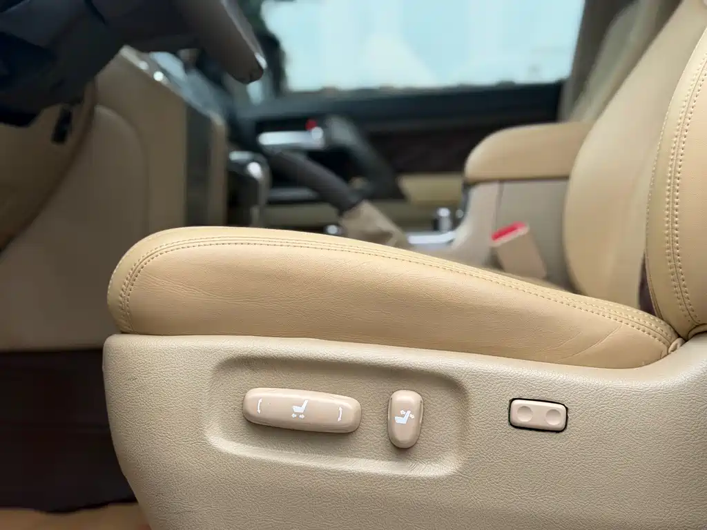 Toyota Land Cruiser — миниатюра 5