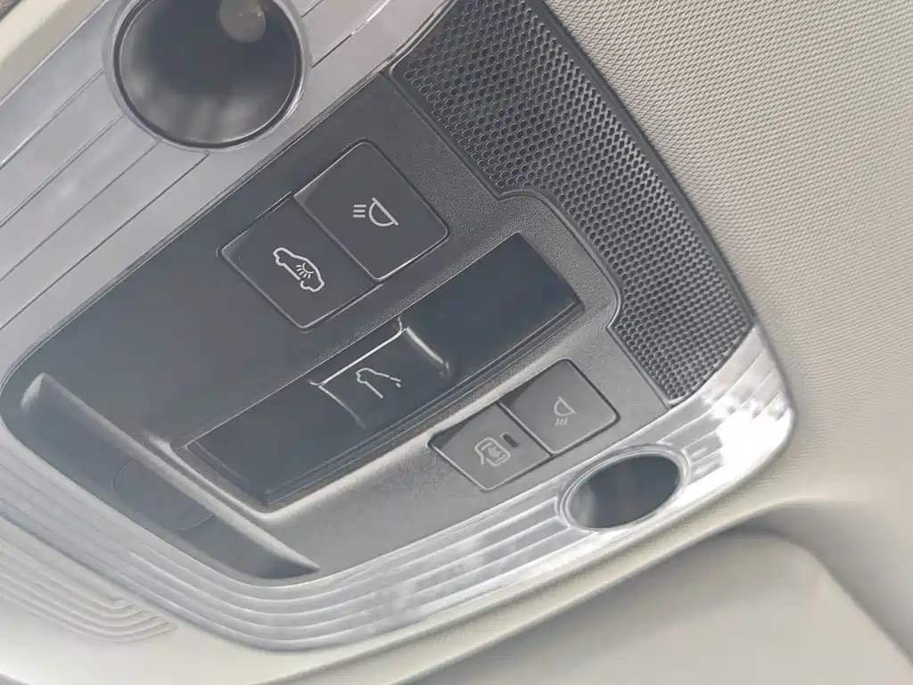 Kia K5 — миниатюра 12
