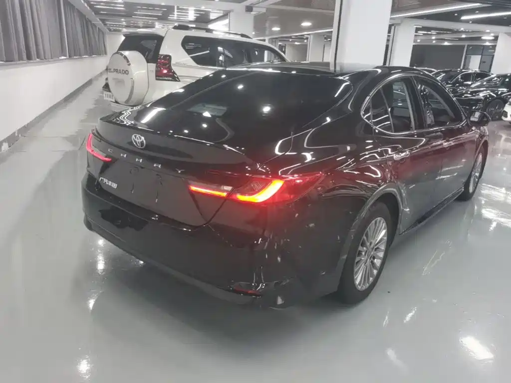 Toyota Camry — миниатюра 7