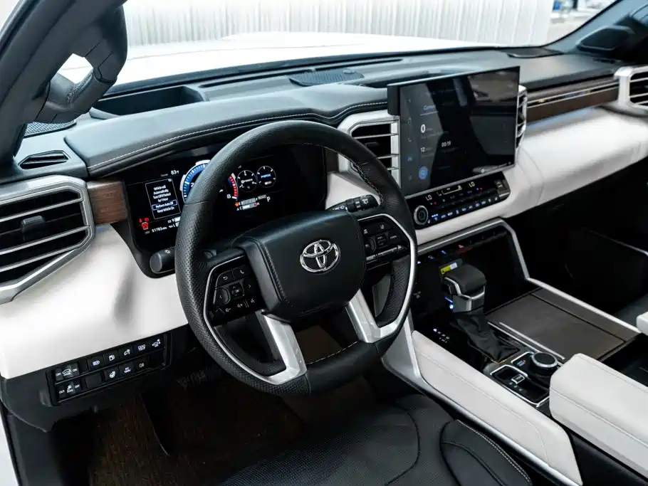 Toyota Sequoia — миниатюра 30