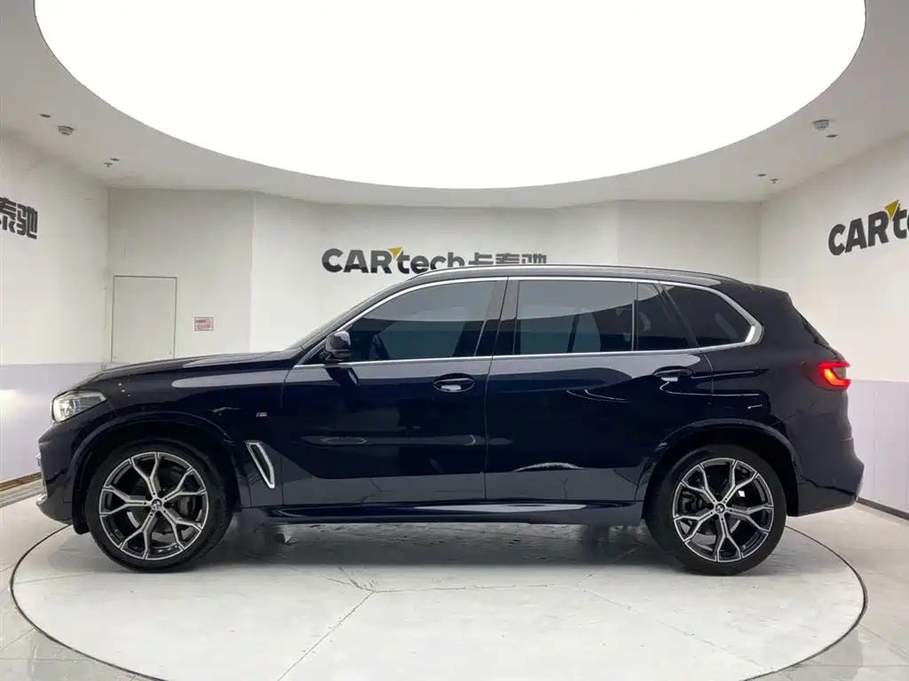 BMW X5 2022 xDrive 40Li M Sport