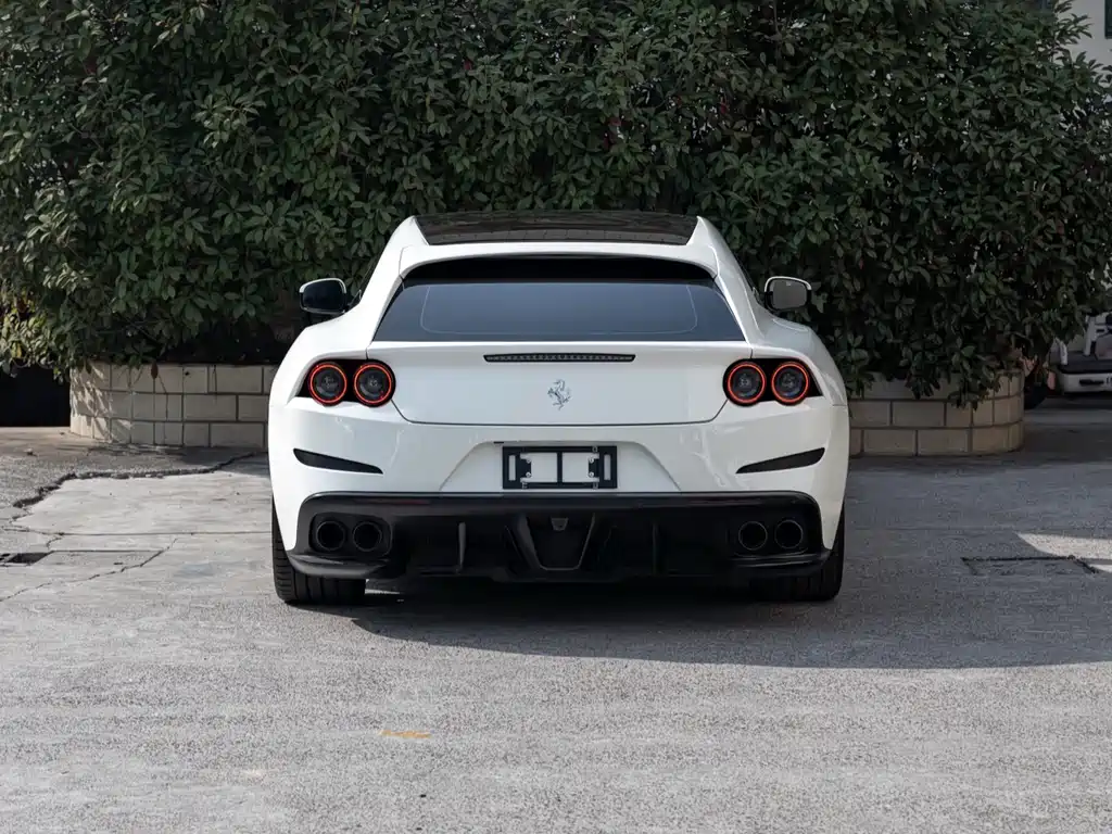 Ferrari GTC4Lusso 2016 6.3L V12