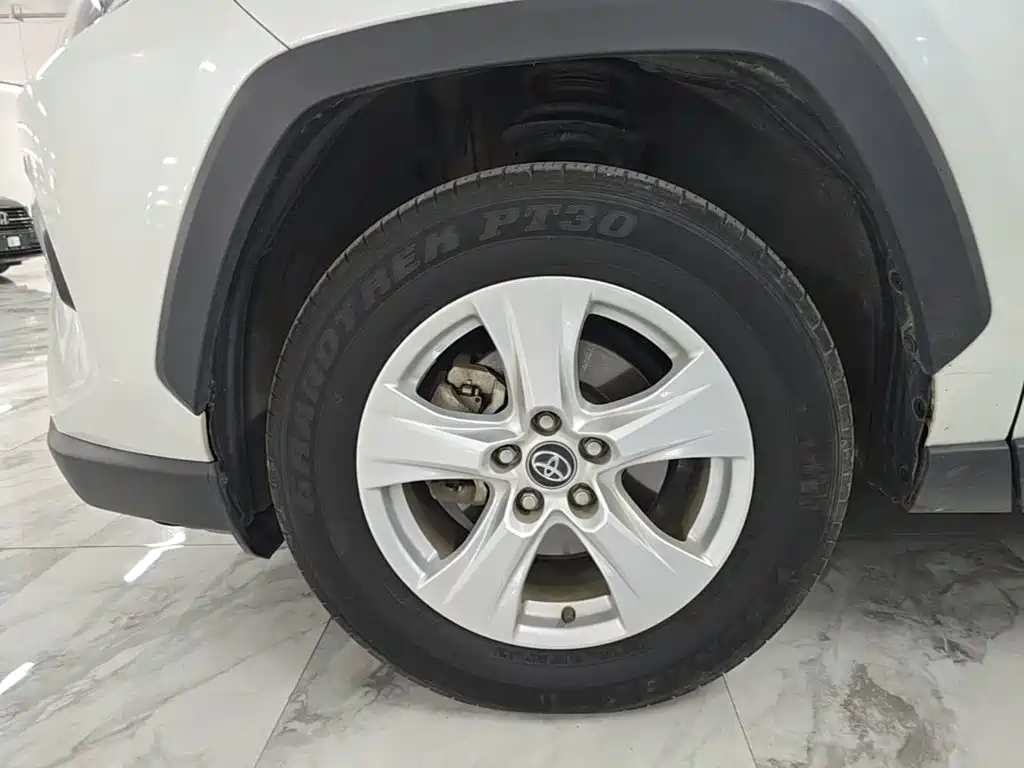 Toyota RAV4 — миниатюра 23