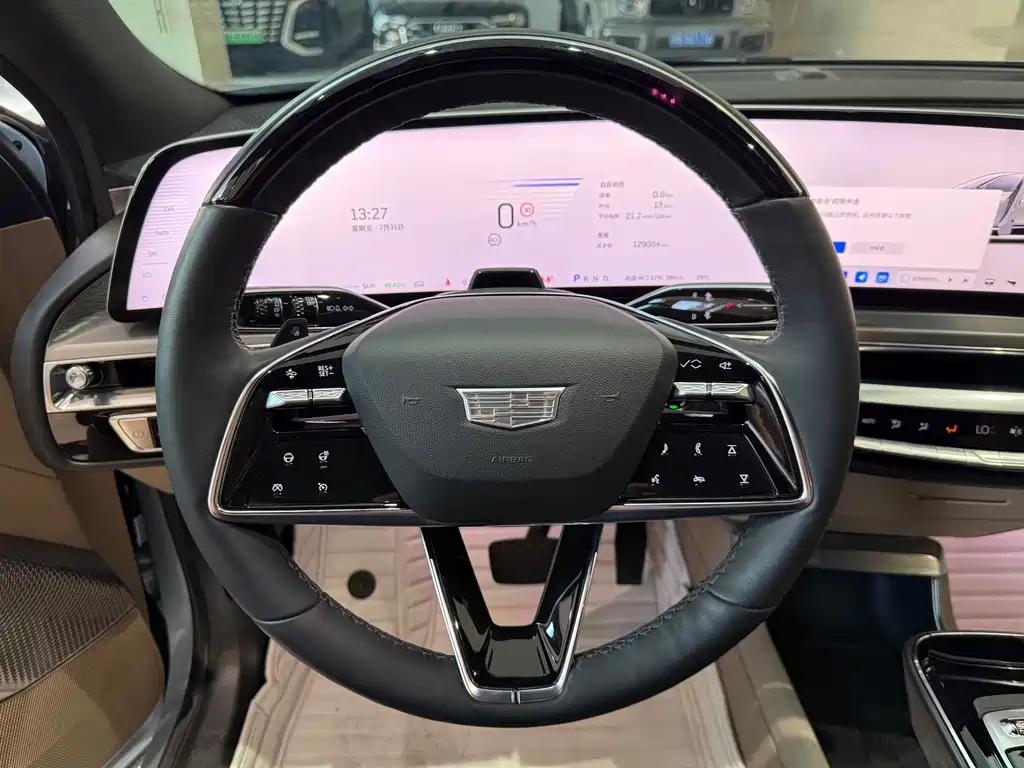 Cadillac Lyriq — миниатюра 9