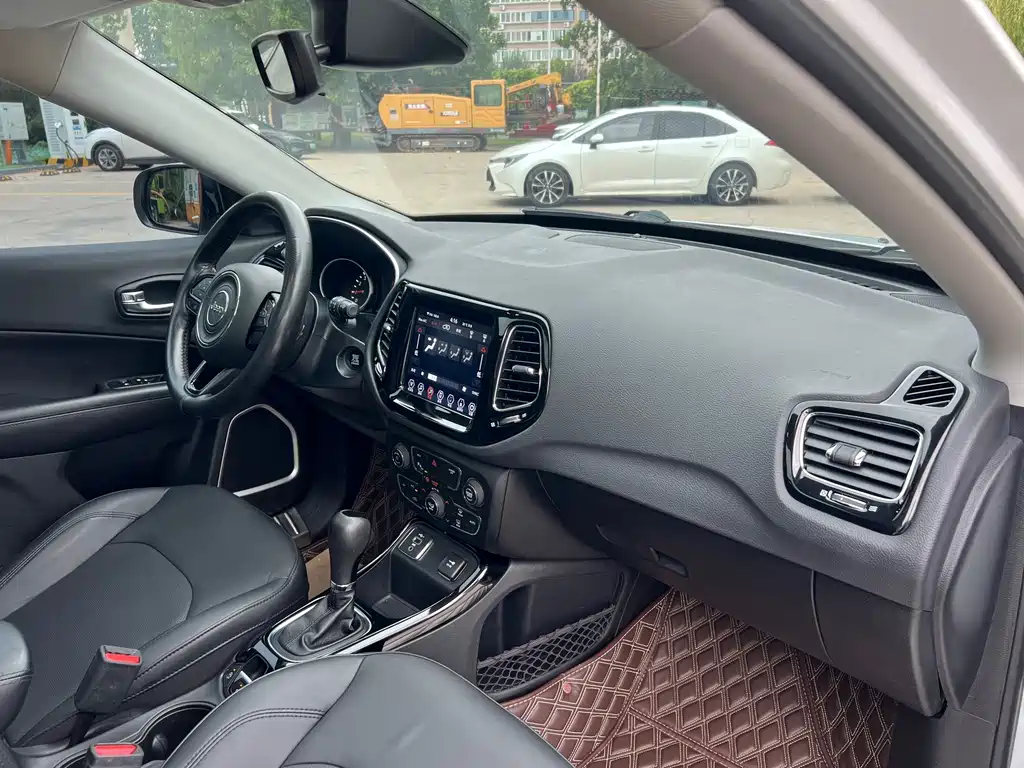 Jeep Compass — миниатюра 19